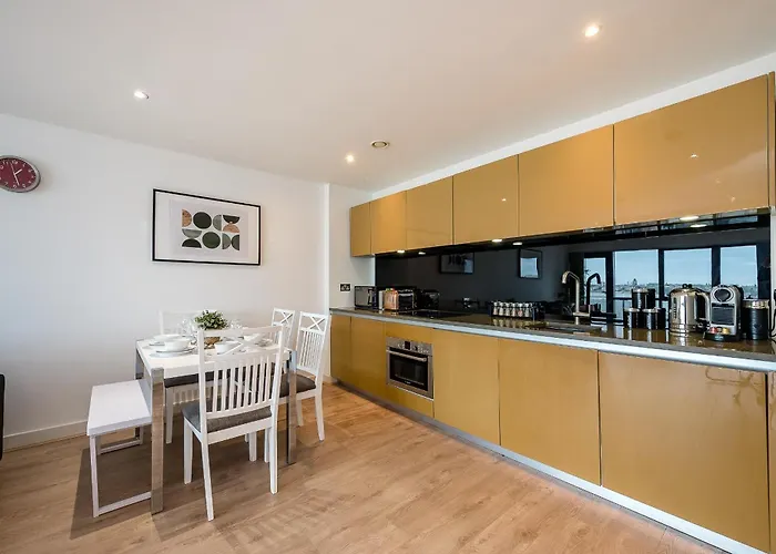 Host & Stay - The Waterfront Hideaway